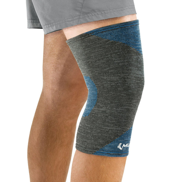 Mueller 4-Way Stretch Premium Knit Knee Support