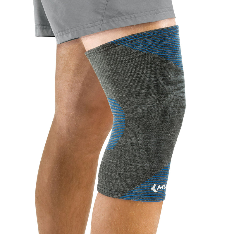 Mueller 4-Way Stretch Premium Knit Knee Support