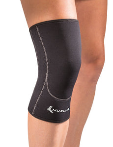Mueller Closed Patella Knee Sleeve Black